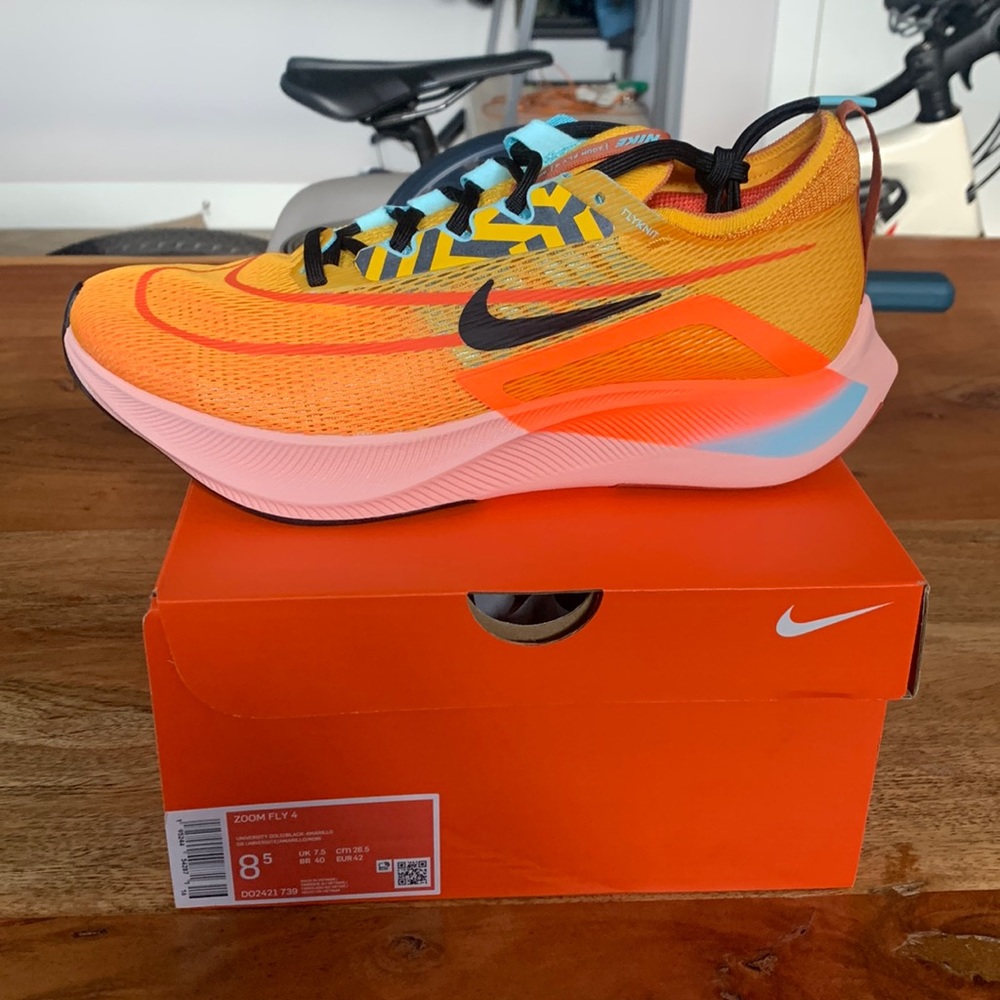 Nike Zoom Fly 4 - brand new